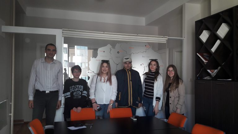 Студентите од катедрата по психологија на УАКС во посета на канцеларијата на ГфК во Скопје