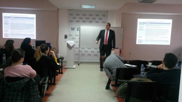 Prof. Dr. Michael Graef holds a lecture on doing business in Germany