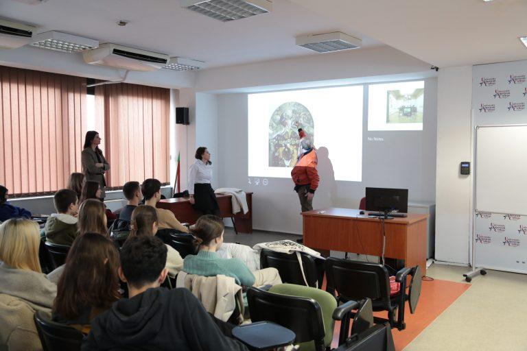 Guest lecture at the Theory of Form class at the SAD, by Prof. Danco Frishčić from the Faculty of Fine Arts, University of Zagreb